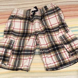 Boy’s Gymboree elastic waist shorts size 6 plaid